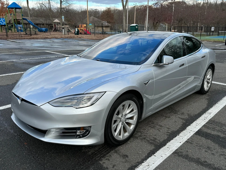 2017 Tesla Model S - Image 7 of 31