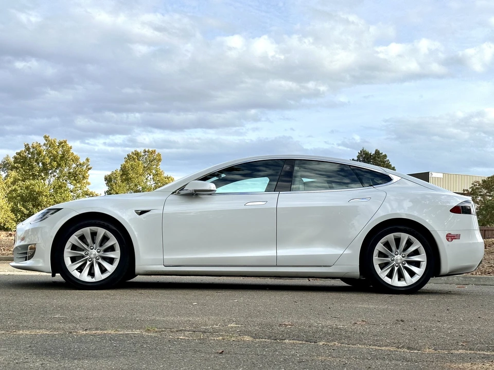 2017 Tesla Model S - Image 13 of 31