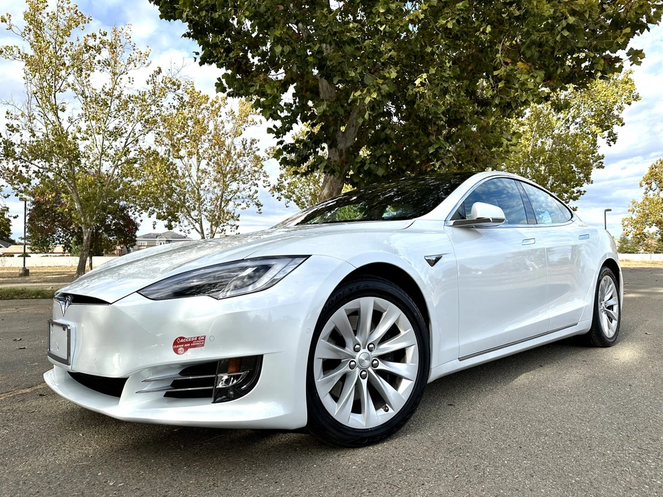 2017 Tesla Model S - Image 5 of 31