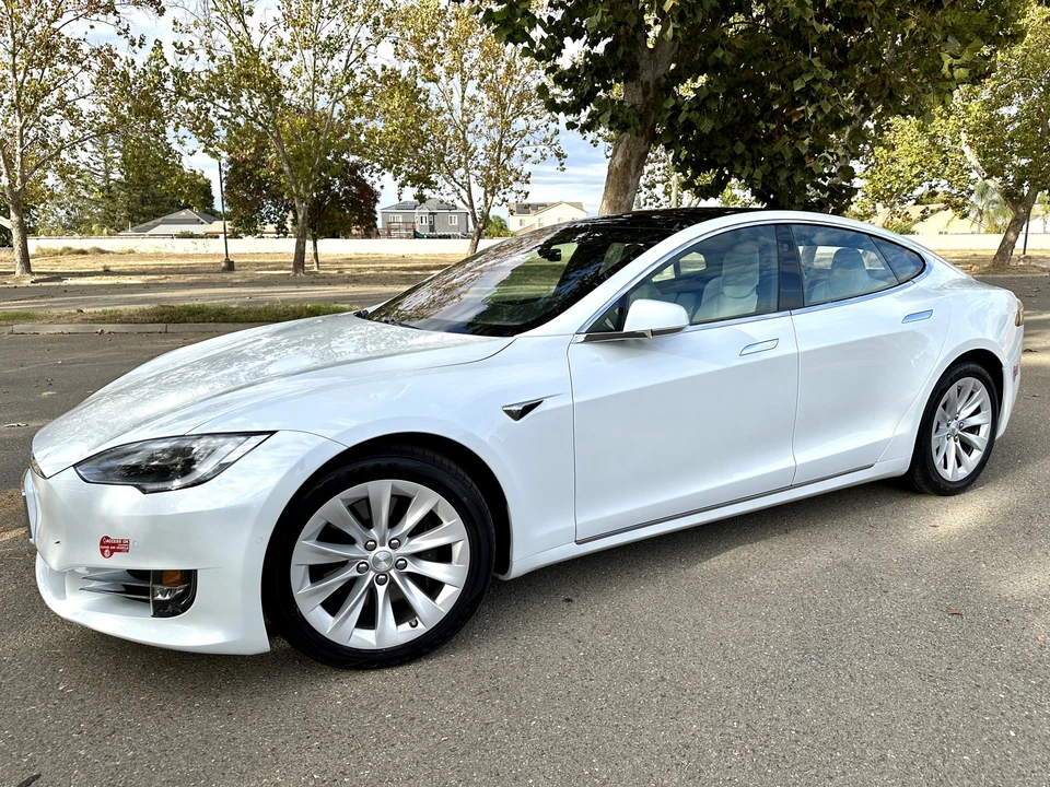 2017 Tesla Model S - Image 7 of 31