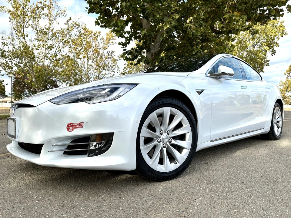 2017 Tesla Model S - Image 4 of 31