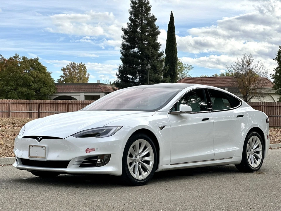 2017 Tesla Model S - Image 12 of 31