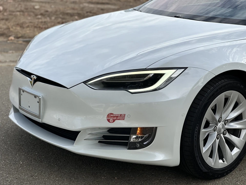 2017 Tesla Model S - Image 30 of 31