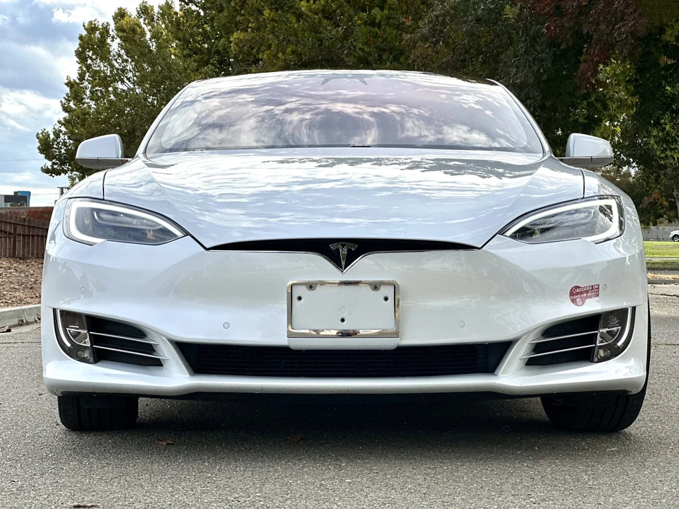 2017 Tesla Model S - Image 28 of 31
