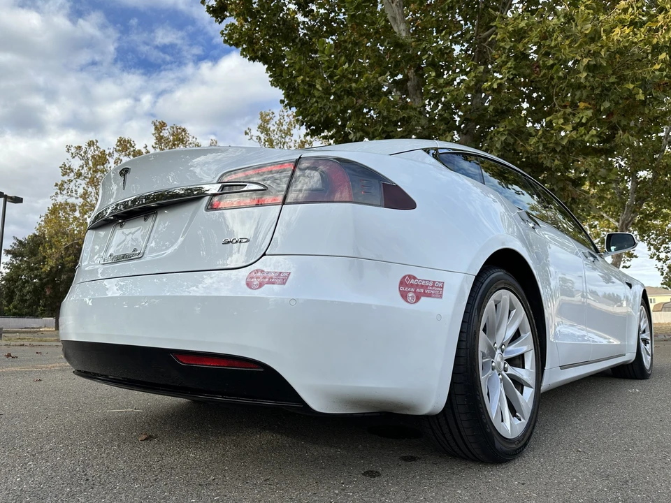 2017 Tesla Model S - Image 20 of 31