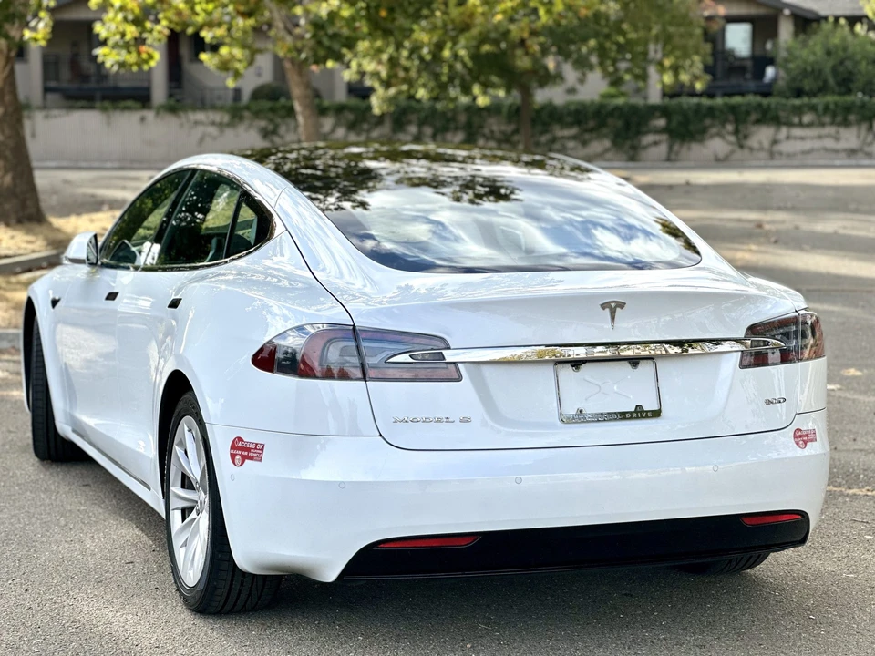 2017 Tesla Model S - Image 17 of 31