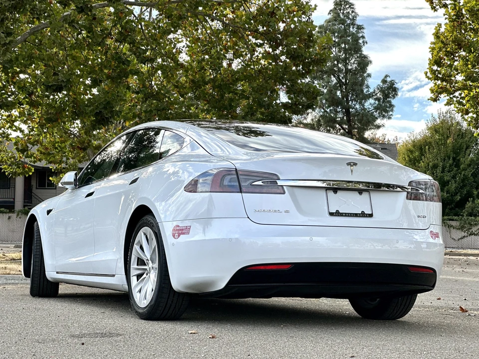 2017 Tesla Model S - Image 16 of 31