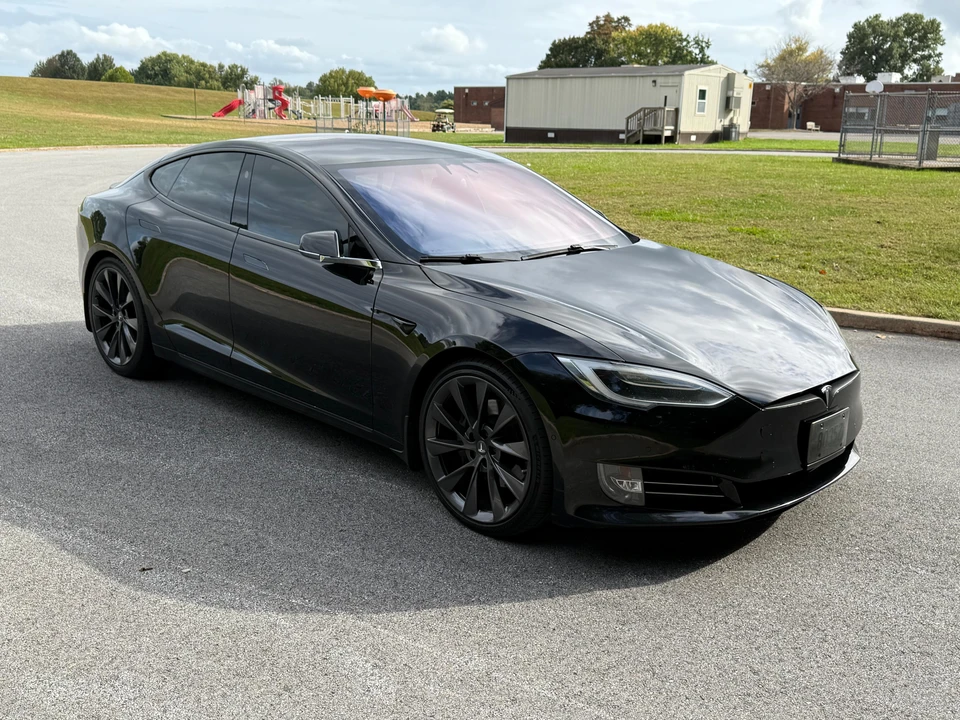 2017 Tesla Model S - Image 13 of 31