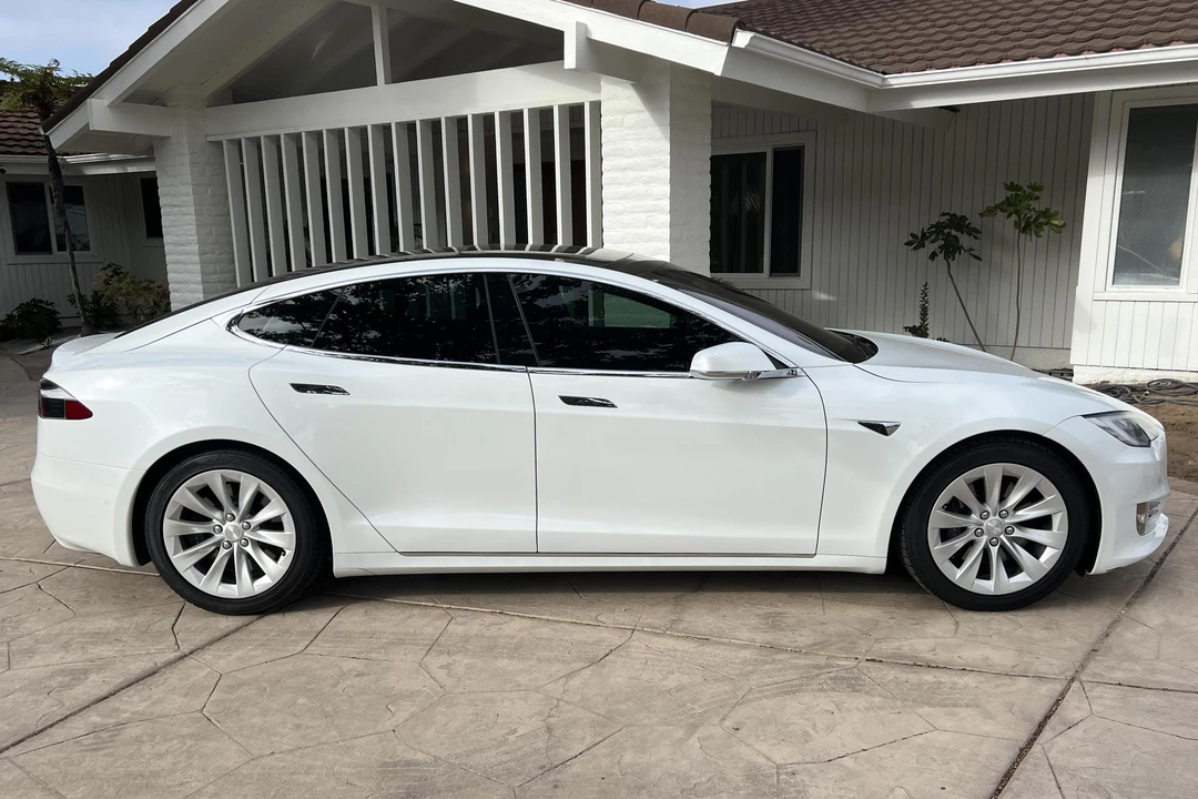 2017 Tesla Model S - Image 3 of 31