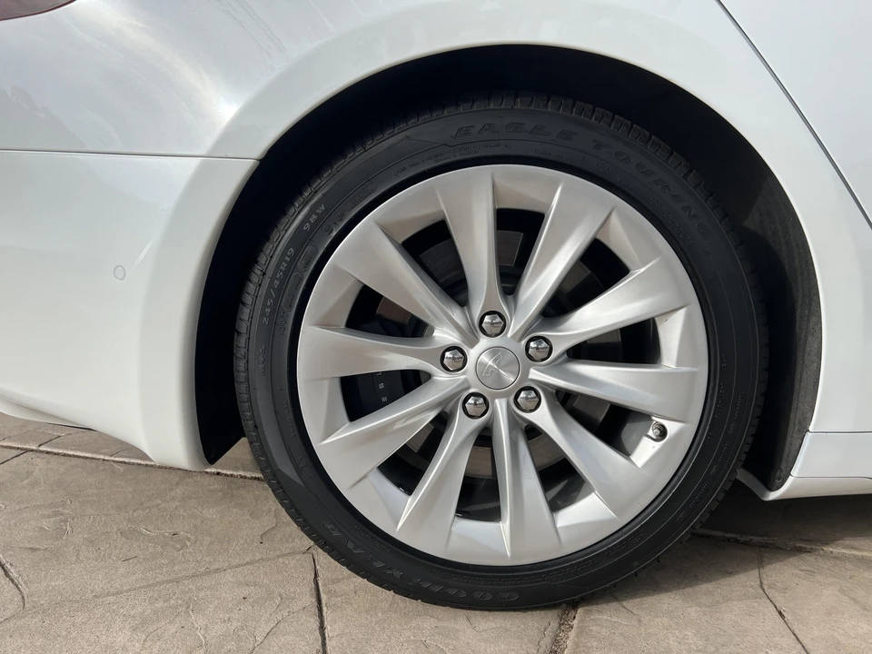 2017 Tesla Model S - Image 30 of 31