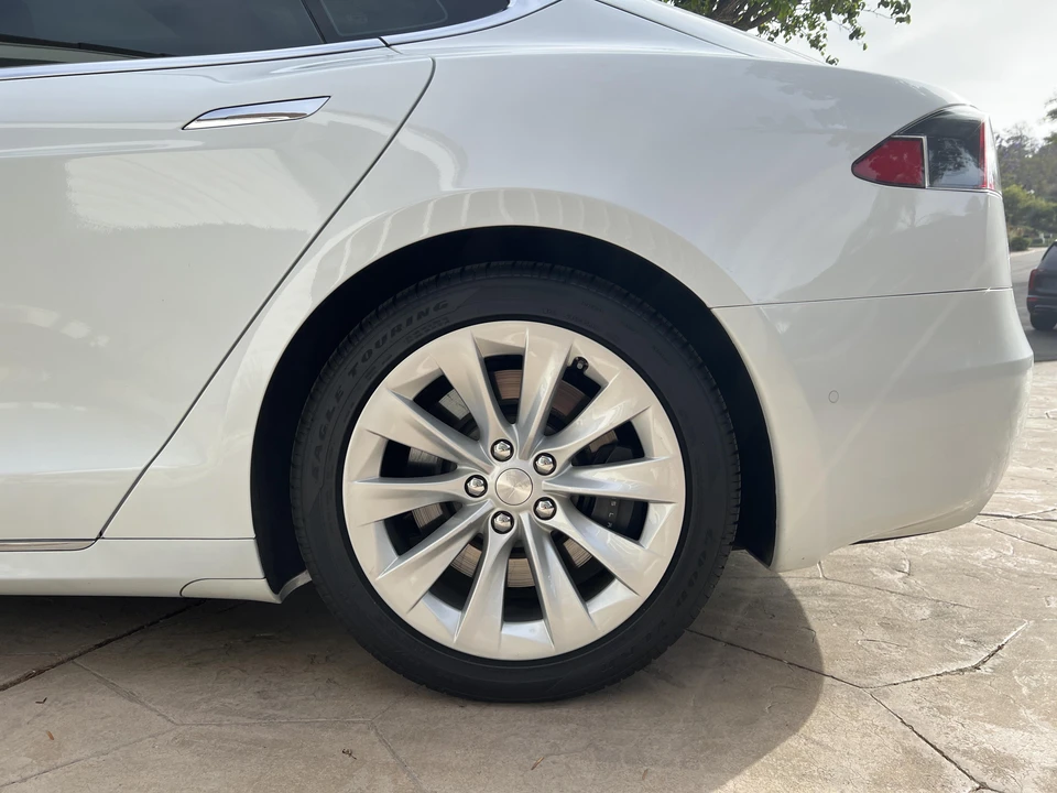 2017 Tesla Model S - Image 29 of 31