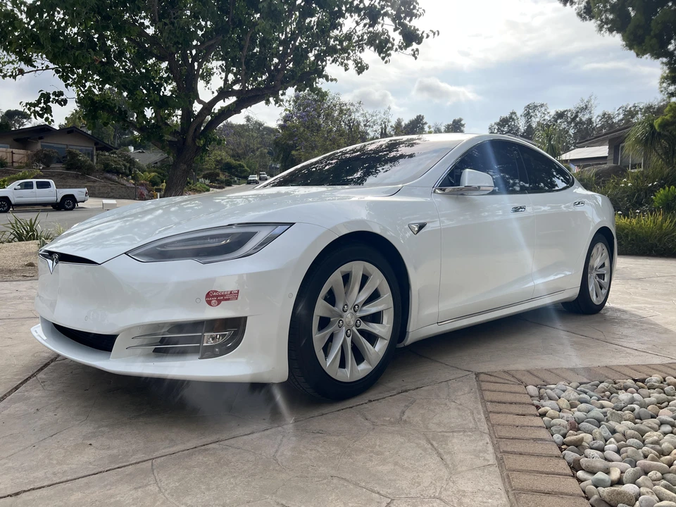 2017 Tesla Model S - Image 9 of 31
