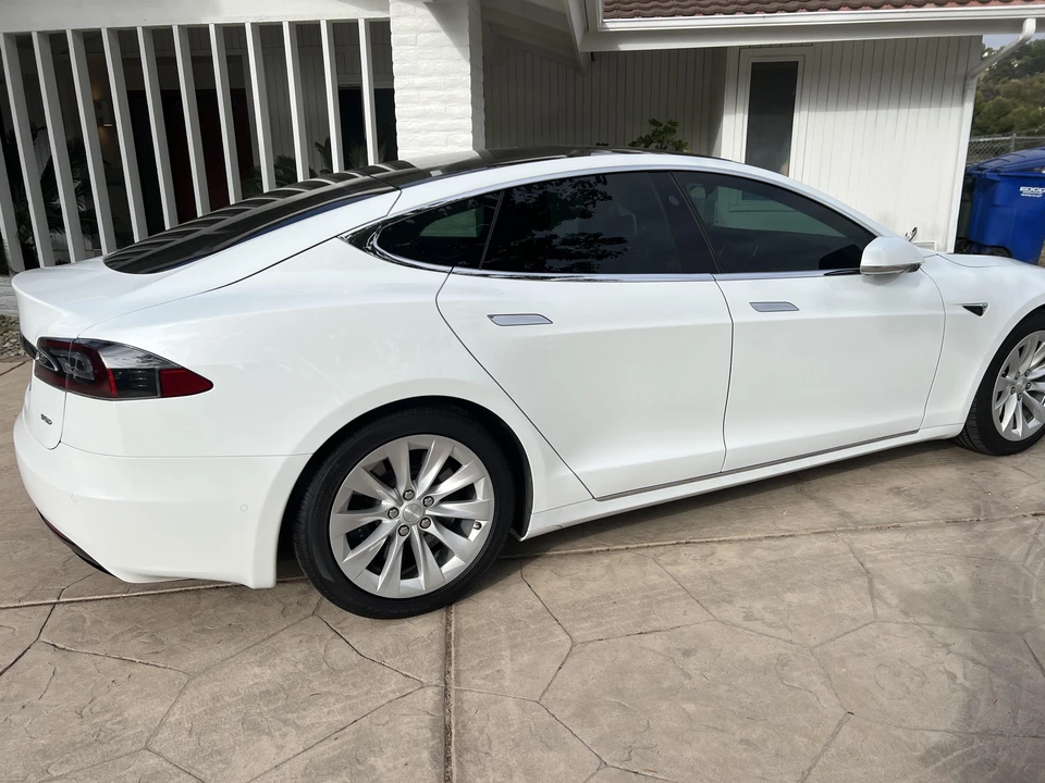 2017 Tesla Model S - Image 13 of 31