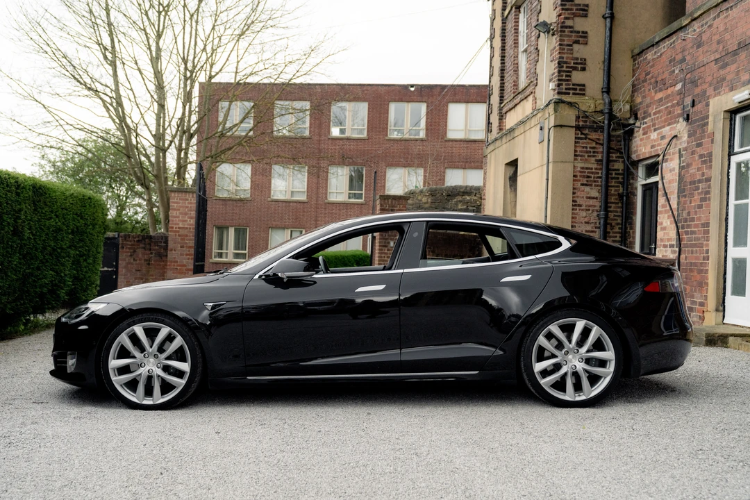 2017 Tesla Model S - Image 15 of 31