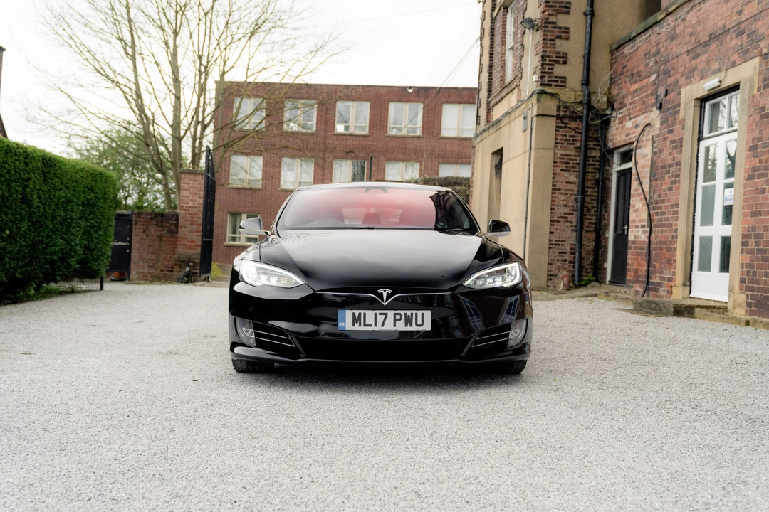 2017 Tesla Model S - Image 10 of 31