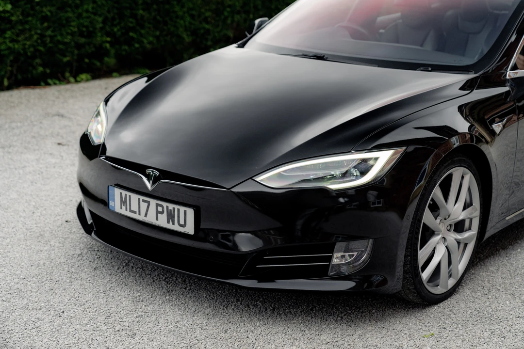 2017 Tesla Model S - Image 18 of 31