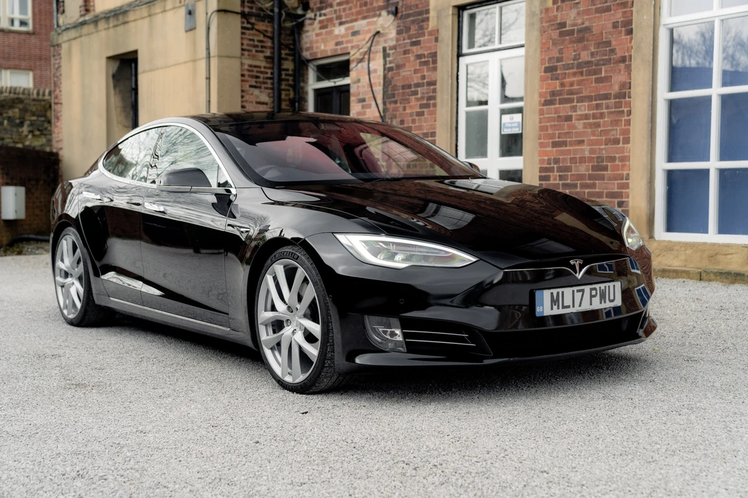 2017 Tesla Model S - Image 19 of 31