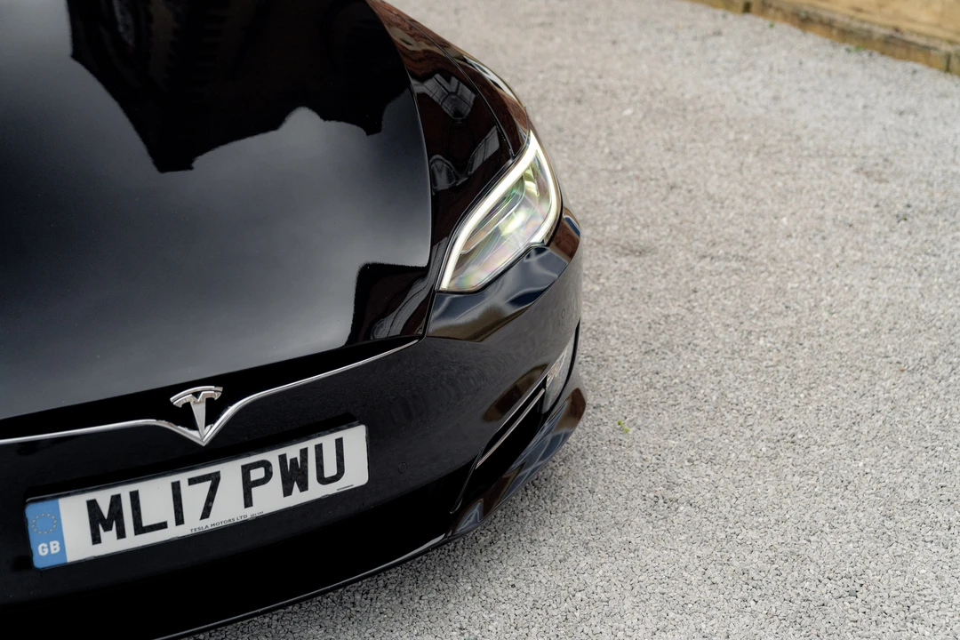 2017 Tesla Model S - Image 24 of 31