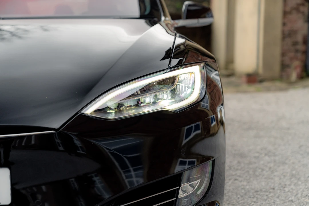2017 Tesla Model S - Image 26 of 31