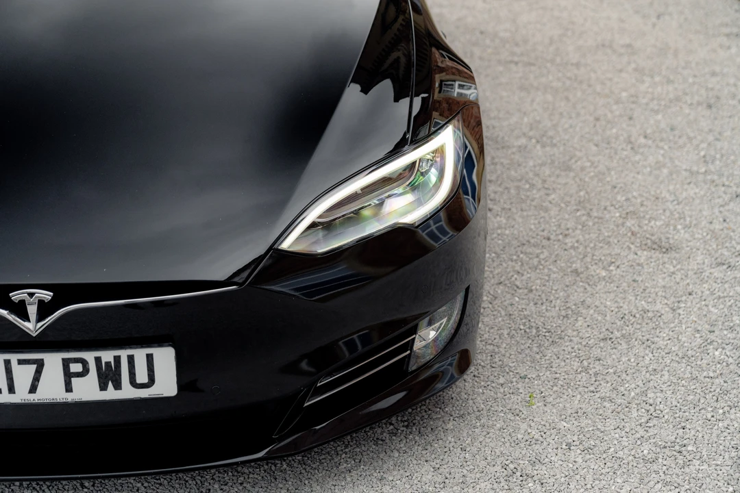 2017 Tesla Model S - Image 27 of 31