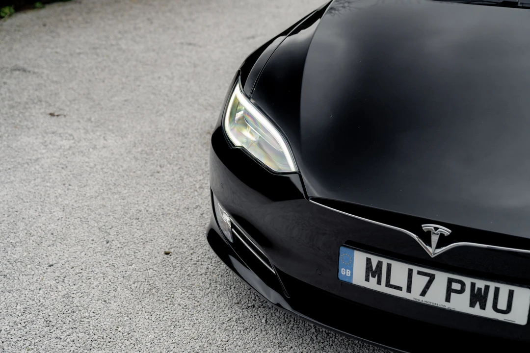 2017 Tesla Model S - Image 28 of 31