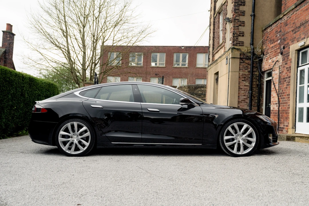 2017 Tesla Model S - Image 4 of 31