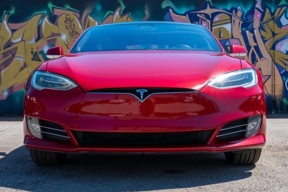 2017 Tesla Model S - Image 15 of 20