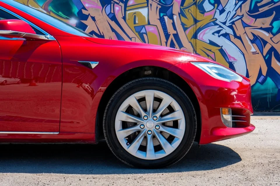 2017 Tesla Model S - Image 11 of 20