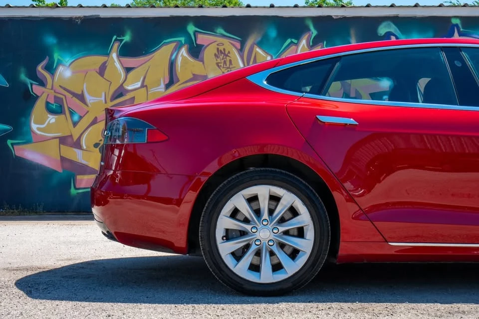 2017 Tesla Model S - Image 10 of 20