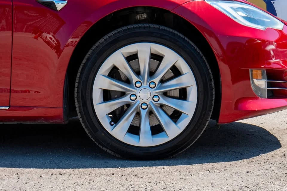 2017 Tesla Model S - Image 19 of 20