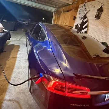 2017 Tesla Model S 90D