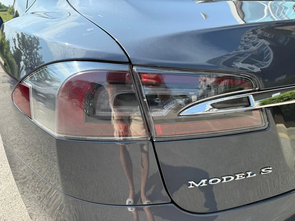 2017 Tesla Model S - Image 15 of 31