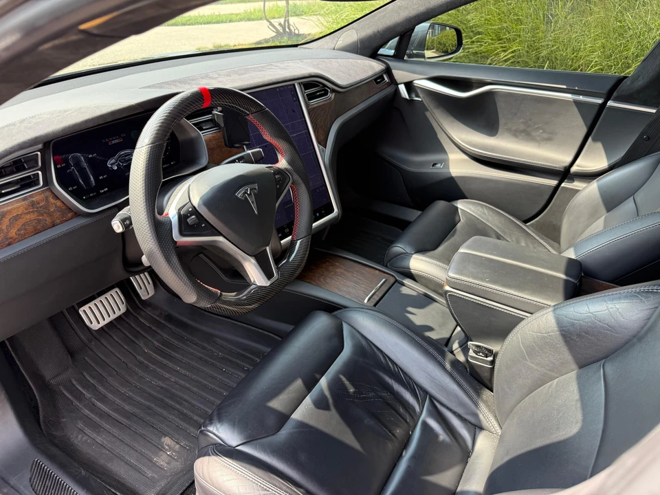 2017 Tesla Model S - Image 30 of 31