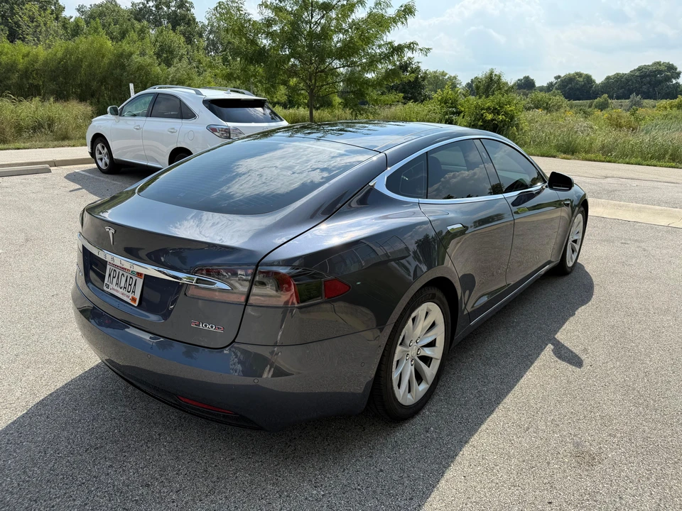 2017 Tesla Model S - Image 7 of 31