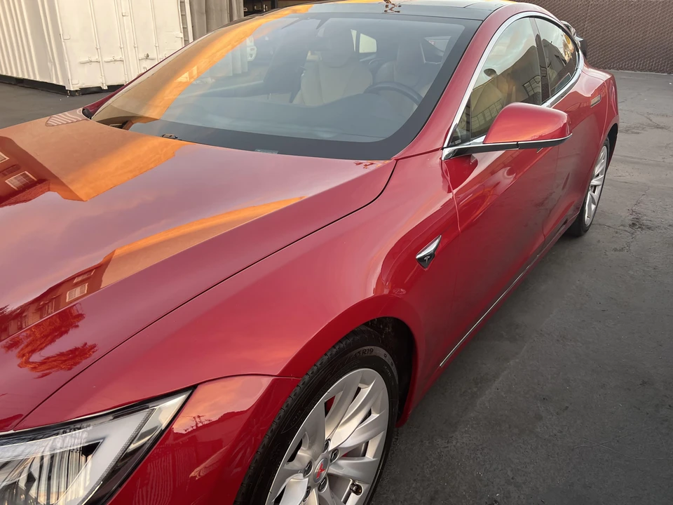 2017 Tesla Model S - Image 29 of 31