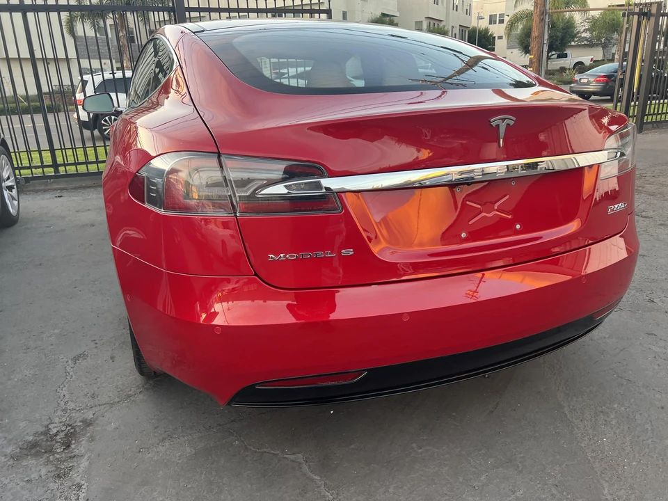 2017 Tesla Model S - Image 11 of 31
