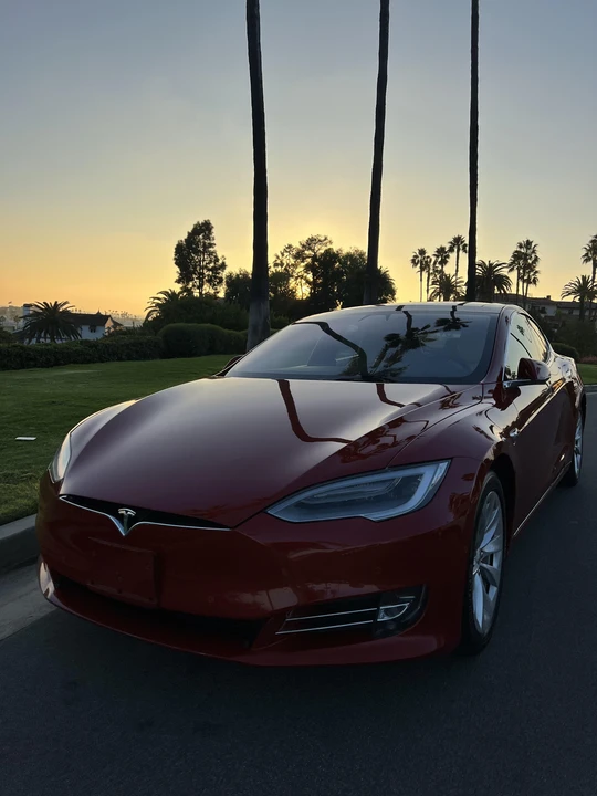2017 Tesla Model S - Image 8 of 31