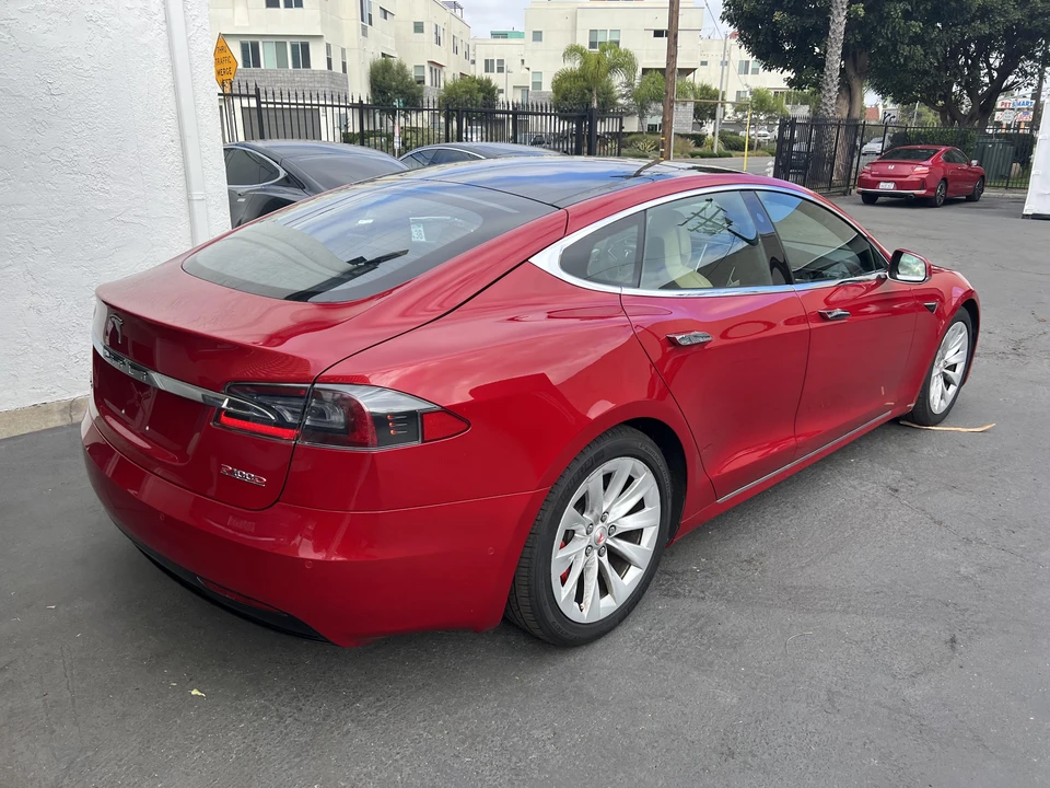 2017 Tesla Model S - Image 14 of 31