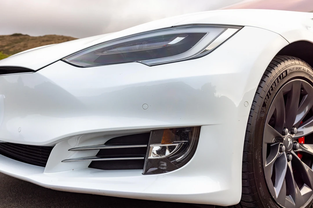 2017 Tesla Model S - Image 25 of 31