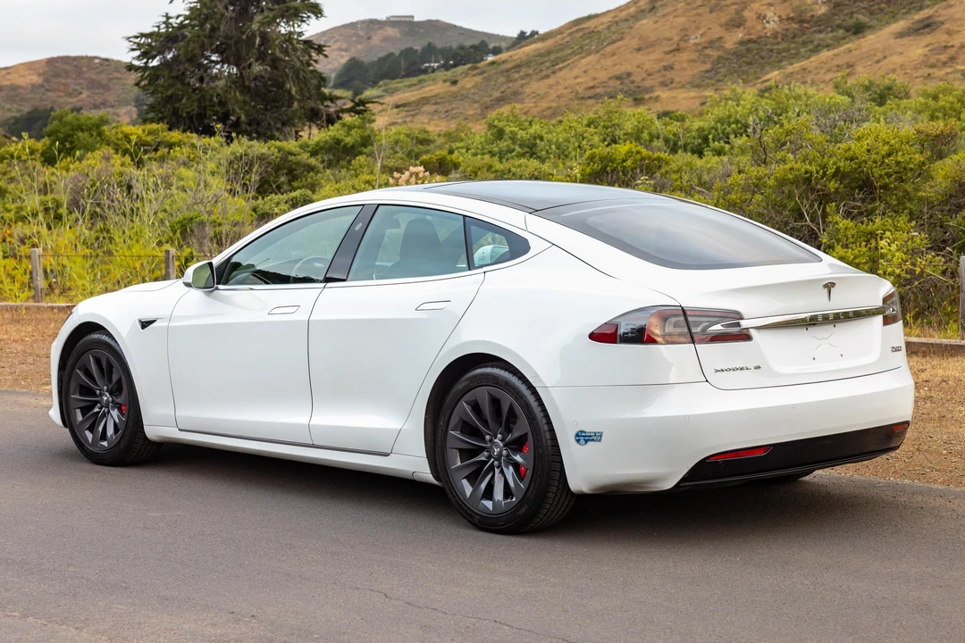 2017 Tesla Model S - Image 10 of 31