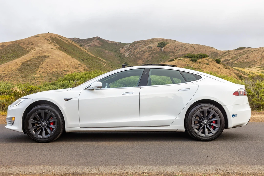 2017 Tesla Model S - Image 9 of 31