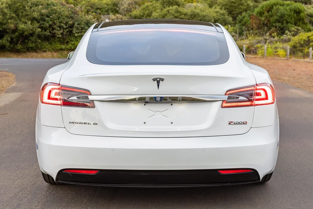 2017 Tesla Model S - Image 12 of 31