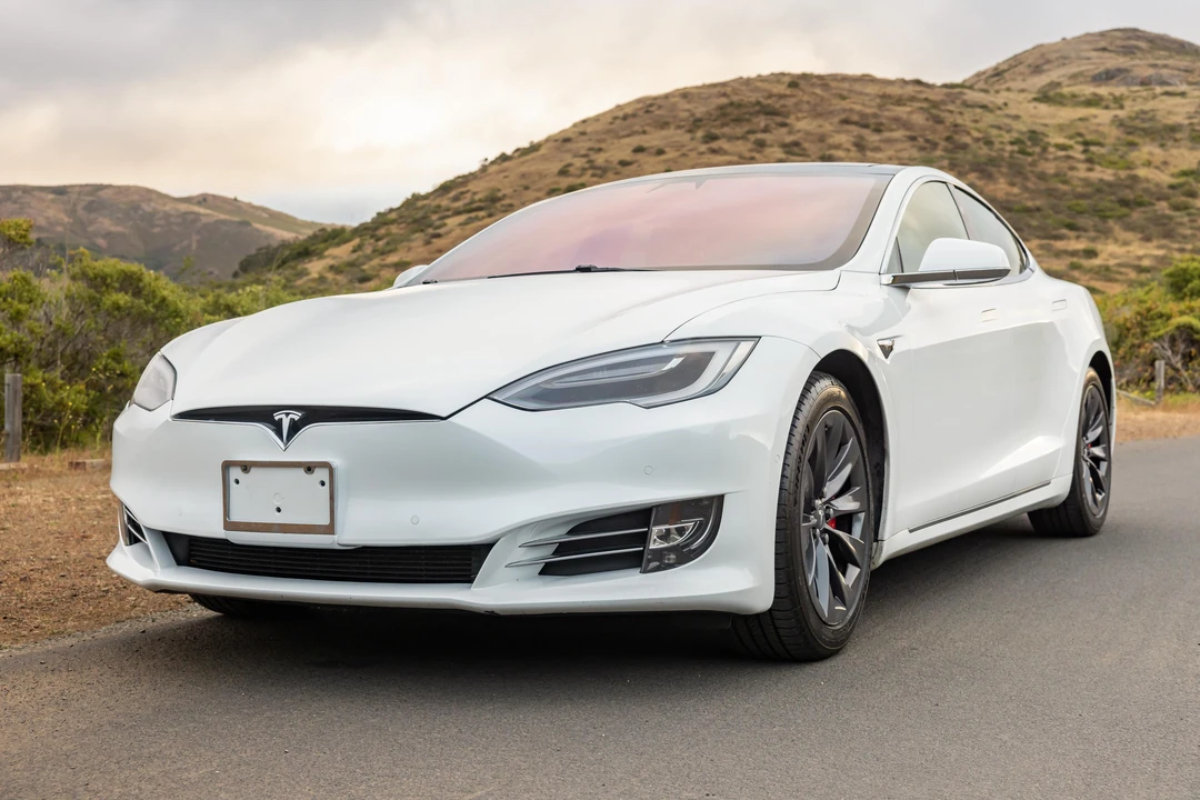 2017 Tesla Model S - Image 7 of 31