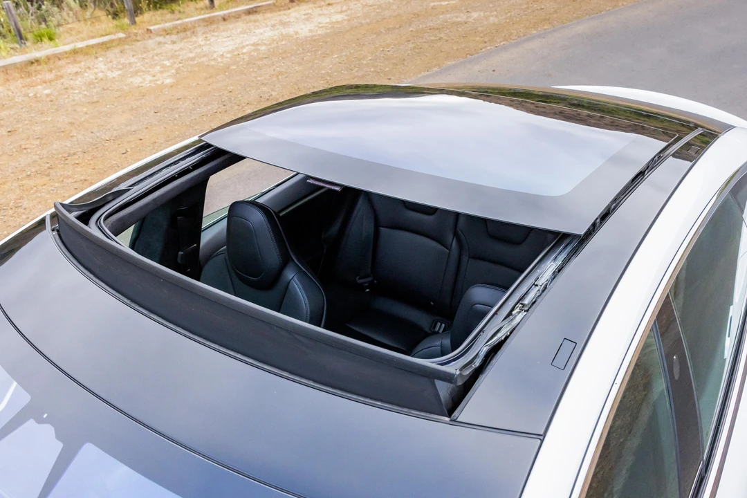 2017 Tesla Model S - Image 30 of 31