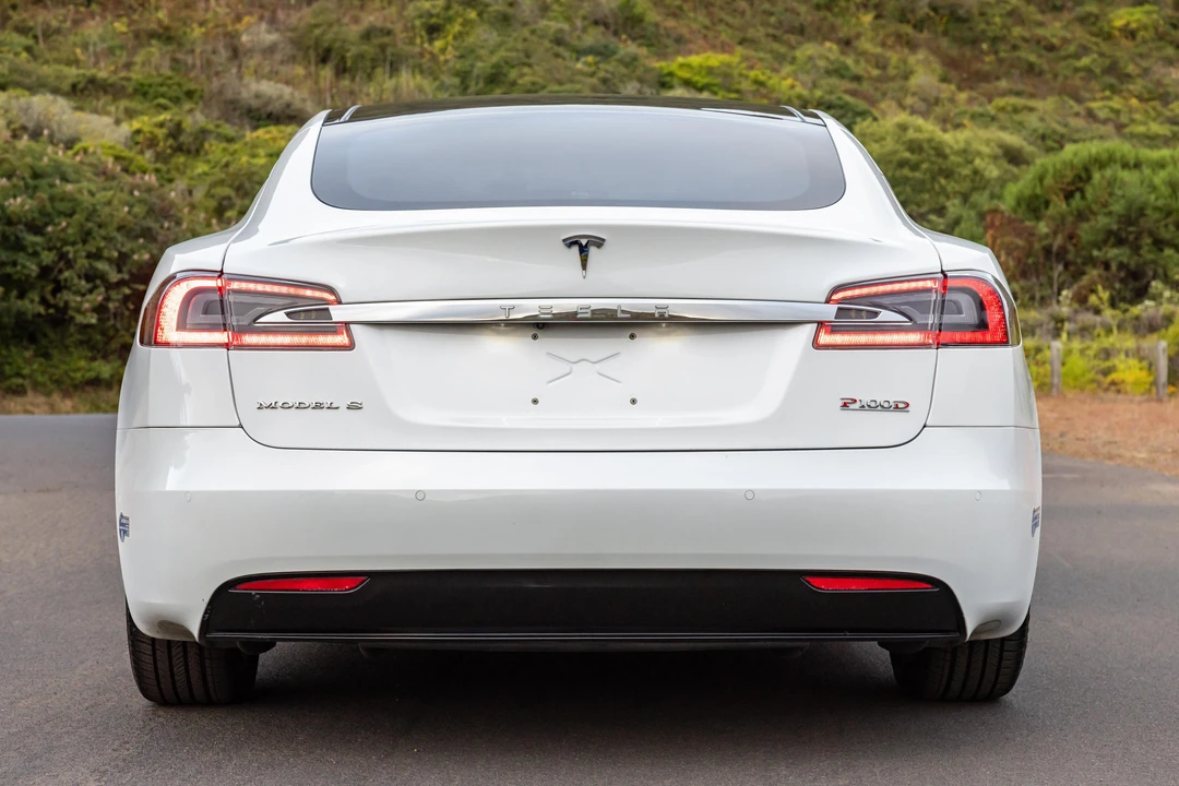 2017 Tesla Model S - Image 14 of 31
