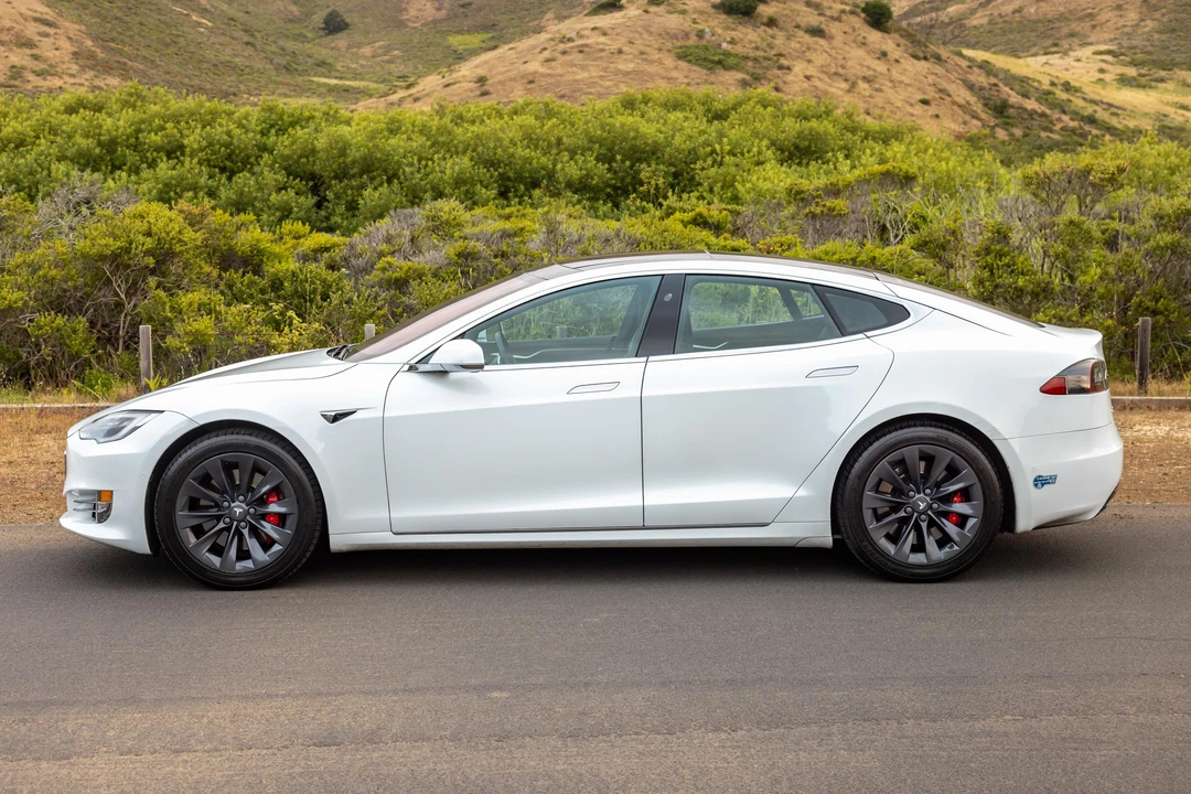 2017 Tesla Model S - Image 8 of 31