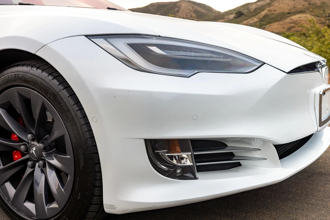 2017 Tesla Model S - Image 18 of 31