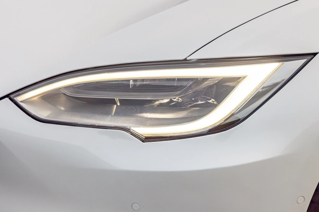 2017 Tesla Model S - Image 27 of 31