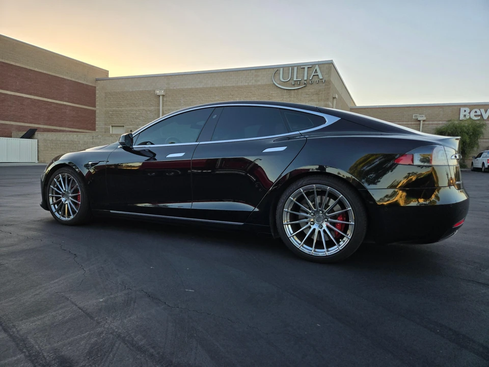 2017 Tesla Model S - Image 19 of 31
