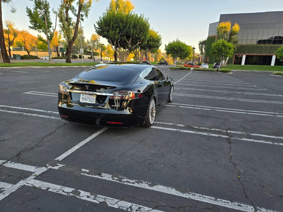 2017 Tesla Model S - Image 28 of 31
